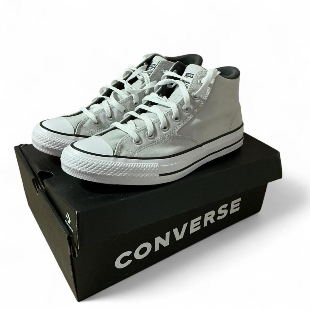 Converse All Star Mid Top Shoes Sneakers Light Grey Mens 10.5 US 44.5 EU NEW BOX - Picture 1 of 6
